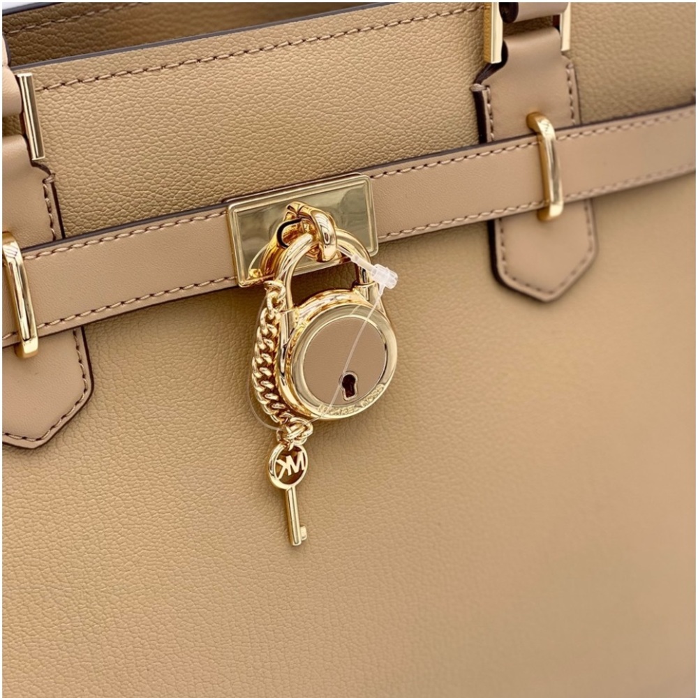 Michael Kors Hamilton
Medium Satchel and
Wallet Set Camel - Picture 10 of 13